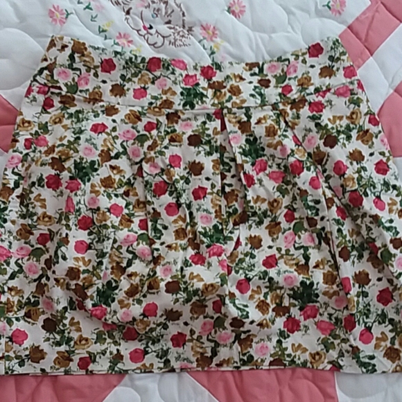 Forever 21 pleated mini skirt - Picture 3 of 3